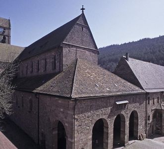Ansicht von Kloster Alpirsbach aus nordwestlicher Richtung mit der Vorhalle