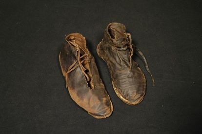 Ein Paar Schuhe aus dem 15. Jahrhundert, heute im Klostermuseum Alpirsbach